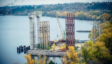 Contrasts of industrial city: a walk in Zaporizhia