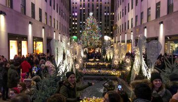 Bryant Park: New York New Year`s market