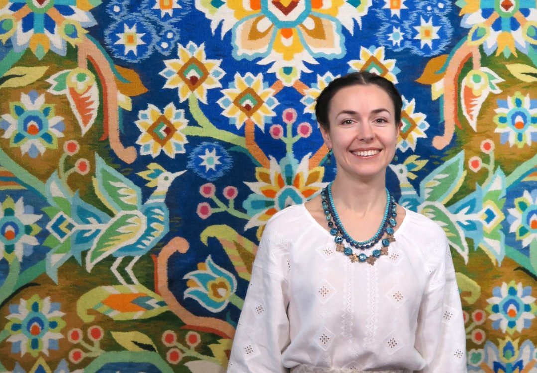 Modern Ukrainian carpet weaving and popularity in Europe: Olha Pilyuhina creates tapestries in folklore style