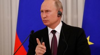Путін погрожує «вкрай негативною» реакцією в разі вступу України в НАТО