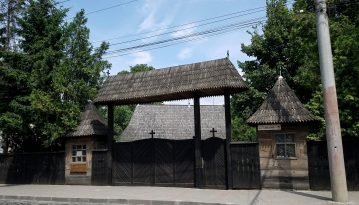Миколаївська церква: між козацькими легендами та чернівецькими реаліями