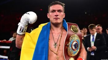 Усик у Москві переміг росіянина Гассієва