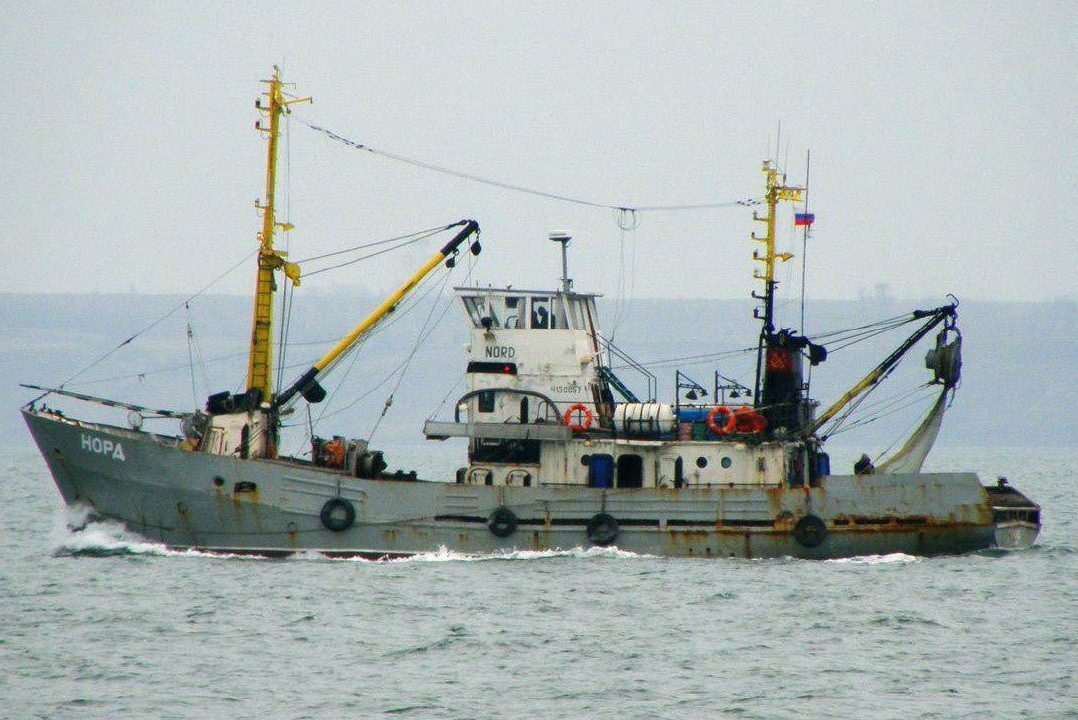 Омбудсмен просить Порошенка обміняти українських рибалок