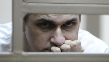 Олегу Сенцову передають не всі листи