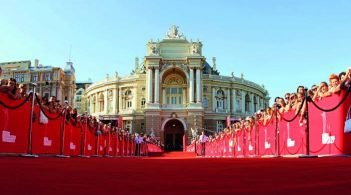 Кращі образи Червоних доріжок ОМКФ