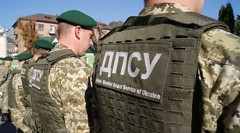 Чому беретний знак прикордонників подібний на символіку бойовиків