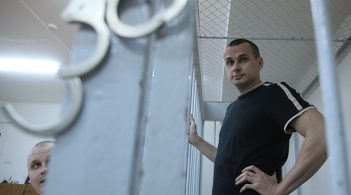 Сенцов при пам'яті й наполягає на своїх вимогах – правозахисниця побувала в колонії