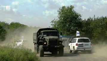 На Донбас заїхала колона вантажівок із Росії