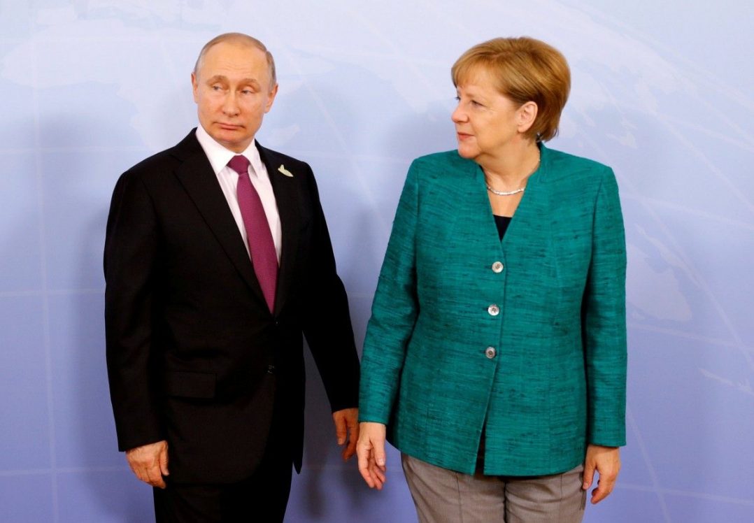 Путін їде до Німеччини говорити  з Меркель про Україну