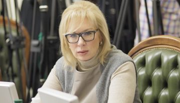 Денісова попросила перевести Сенцова в Москву