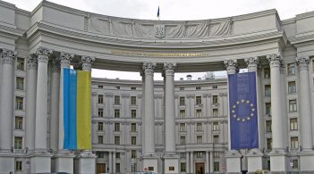 МЗС України закликає посилити санкції проти РФ через нову зброю на Донбасі