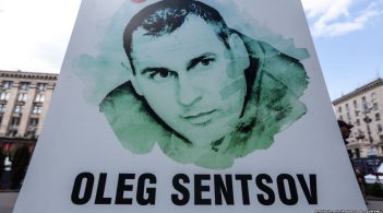 У Парижі зняли відеозвернення до Макрона із проханням звільнити Сенцова