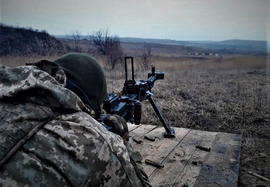 Безпілотник зафіксував на Донбасі сотні нових ящиків з боєприпасами