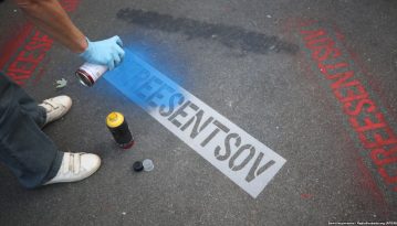 У Києві активісти пікетували офіс Віктора Медведчука
