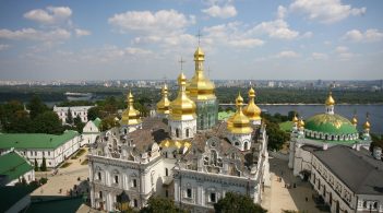 І Києво-Печерську, і Почаївську лаври буде передано єдиній Українській православній церкві