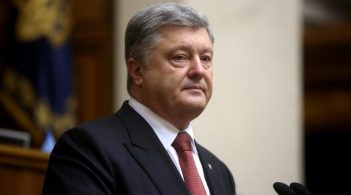 Порошенко поїхав у США на прощання з Маккейном