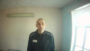 Денісова оприлюднила фото Сенцова з колонії