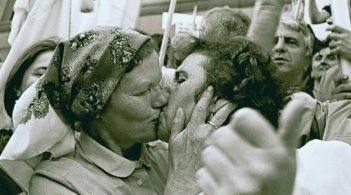 Незалежність у призмі: ключові події нової країни через фотографії 1991 року