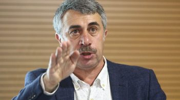 Порибалити з Путіним та закінчити війну: як лікар Комаровський планував повернути мир до Україн