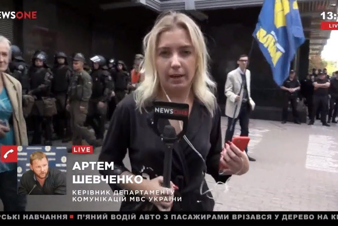 Напад на журналістку NewsOne: утиск свободи слова чи екстрадиція «бойовиків Медведчука»?