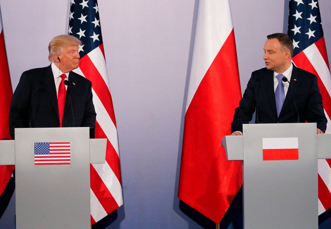 США розглядають можливість постійної військової присутності у Польщі – Трамп