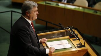 Генасамблея ООН має негайно відреагувати на мілітаризацію окупованого Криму - Порошенко