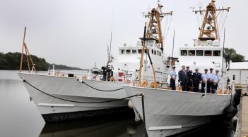 США передали Україні перші два патрульні катери Island