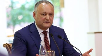 У Молдові відсторонили від посади президента Додона