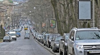 В Україні заборонили проектувати парковки на тротуарах