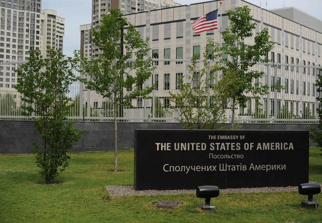 Посольство США закликає до ретельного розслідування нападу на Михайлика