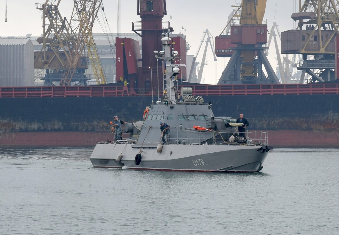 Кораблі ВМС України, що пройшли з Чорного моря через Керченську протоку, дійшли до Маріуполя