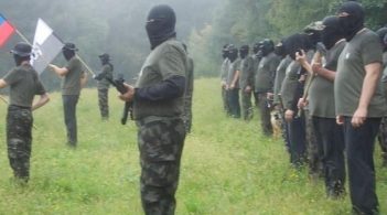 Словенське парамілітарне угрупoвання похвалилося бійцями, які воювали в Україні