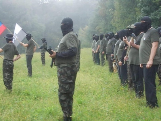 Словенське парамілітарне угрупoвання похвалилося бійцями, які воювали в Україні