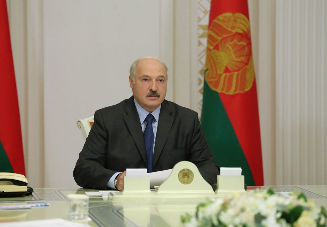 Лукашенко хоче закрити кордон для "бандитів" з України