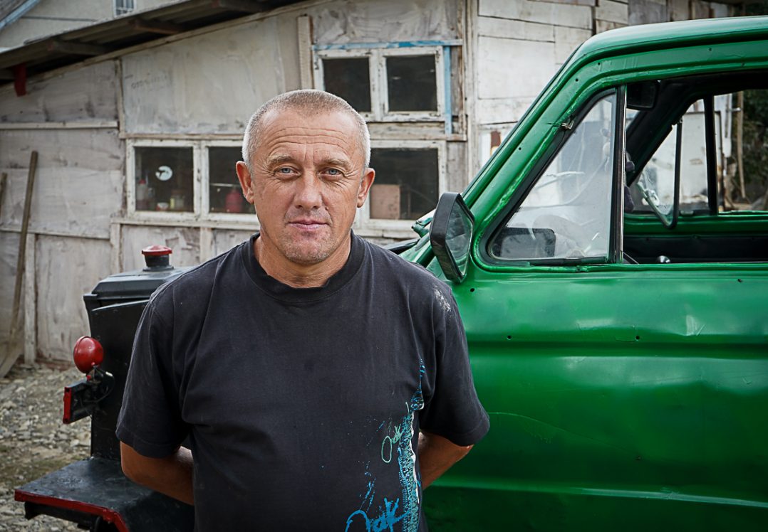 Не зміг купити автівку, тому змайстрував власний тракторомобіль