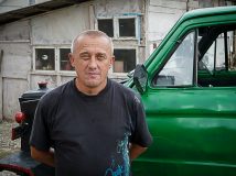 Не зміг купити автівку, тому змайстрував власний тракторомобіль