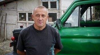 Не зміг купити автівку, тому змайстрував власний тракторомобіль