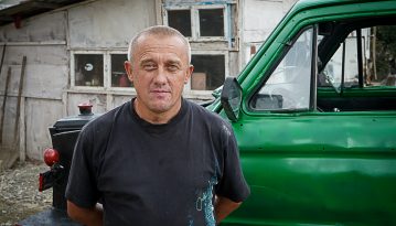 Не зміг купити автівку, тому змайстрував власний тракторомобіль