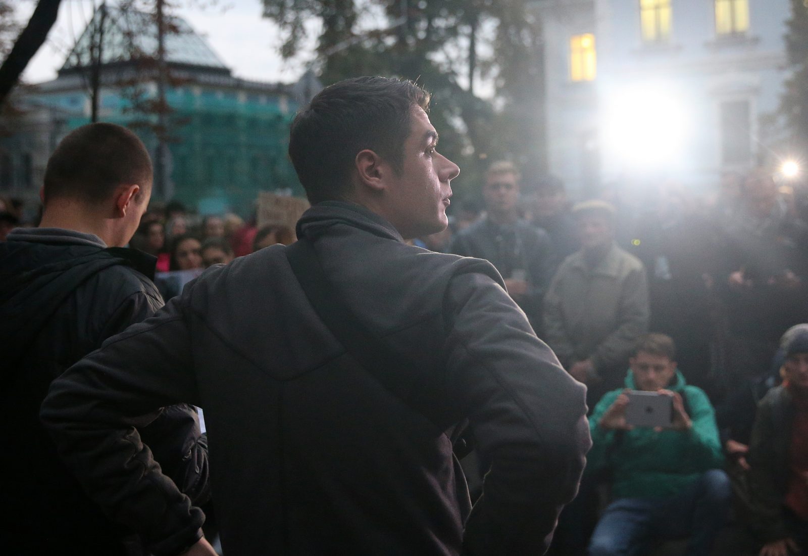 «Мовчання вбиває». Протест на Банковій: так хто замовив активістів?