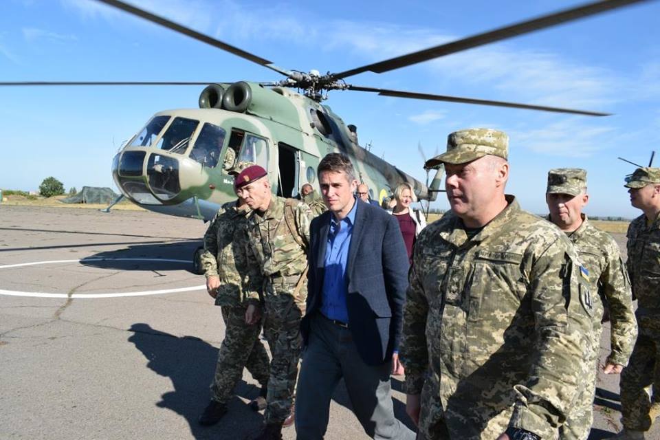 Британський міністр оборони відвідав українських військових на передовій