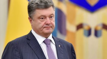Порошенко подав зміни до Конституції, зокрема щодо армії РФ у Криму