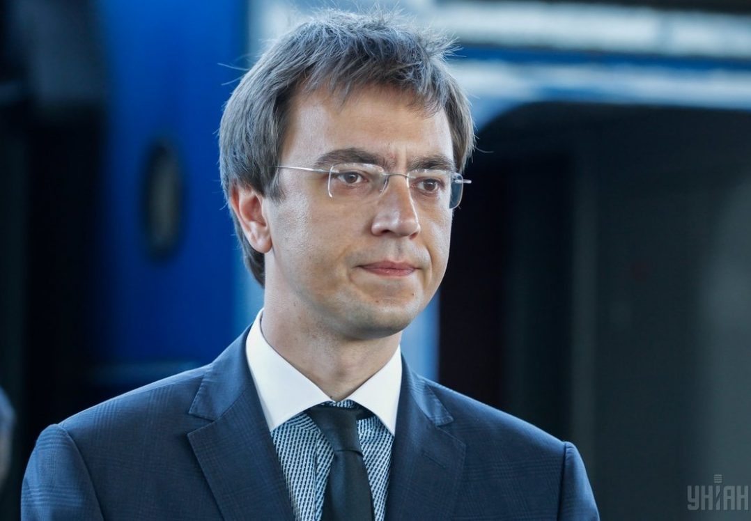 Суд відпустив міністра інфраструктури Омеляна на поруки Жданова