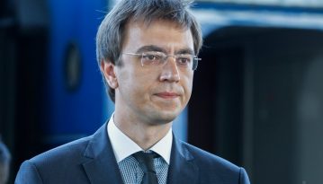Суд відпустив міністра інфраструктури Омеляна на поруки Жданова