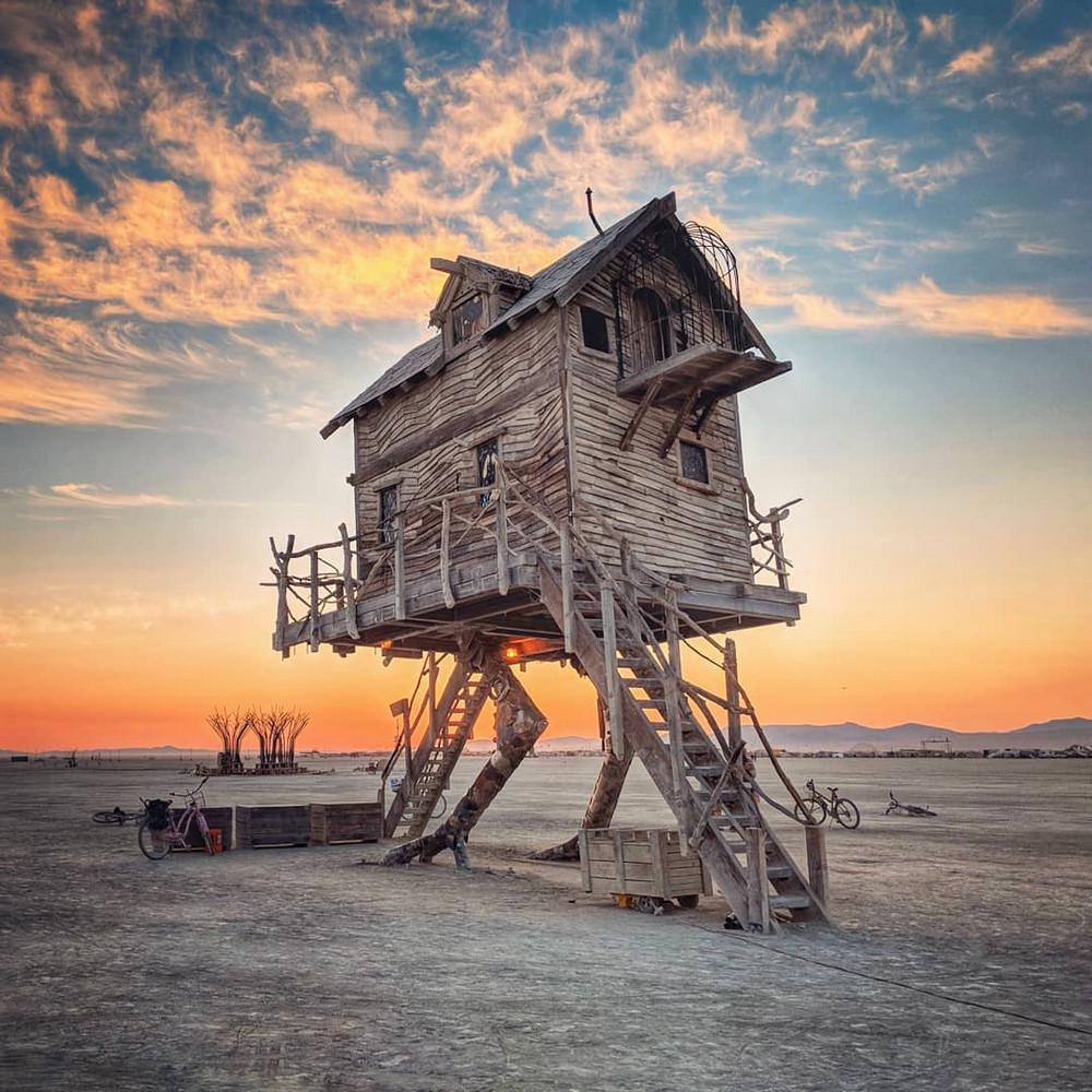 Тиждень у призмі: розбираємо ключові події через інсталяції «Burning man»