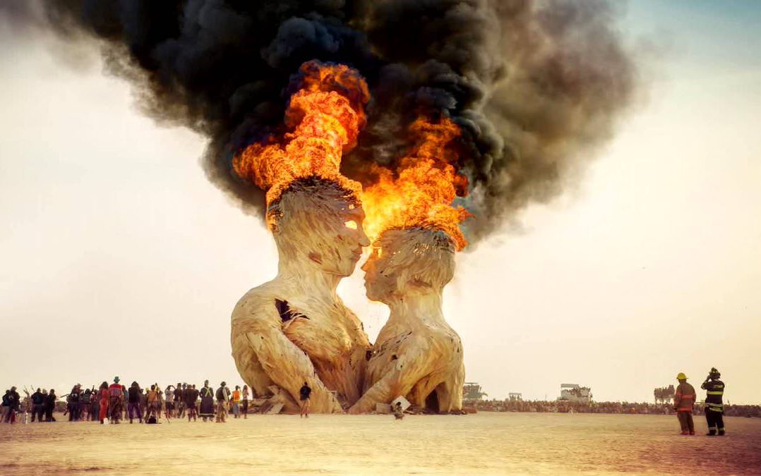 Тиждень у призмі: розбираємо ключові події через інсталяції «Burning man»