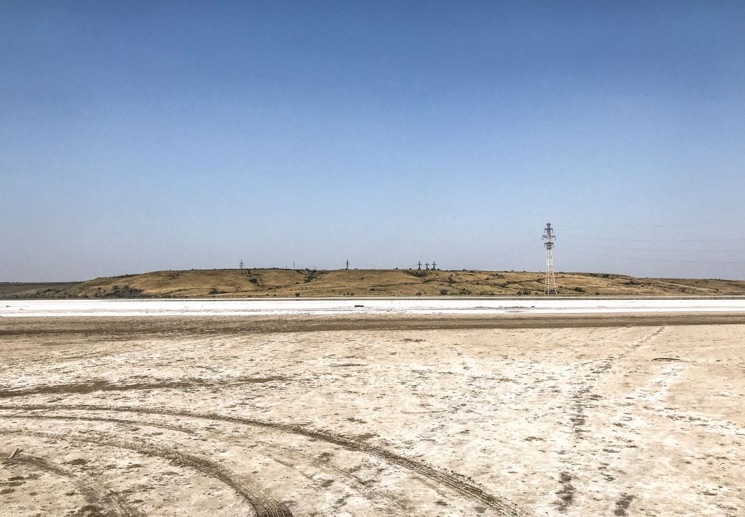 Лиман під Одесою перетворюється на соляну пустелю