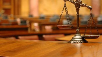 Одеський суд арештував підозрюваного в аферах із нерухомістю, який у змові з екс-прокурором ошукав інвесторів на мільйон доларів