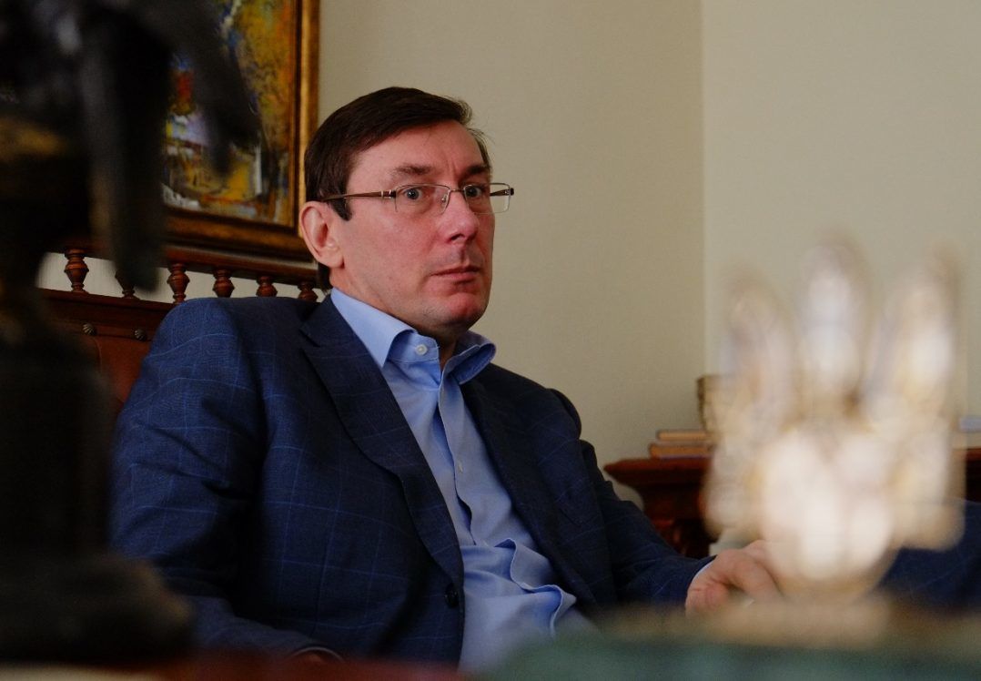 Луценко: Після свідчень військових версія про недбалість в Ічні відпала