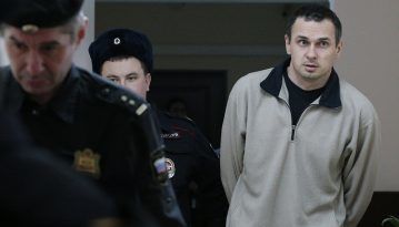 Олег Сенцов після припинення голодування почав писати сценарій про тюремне життя