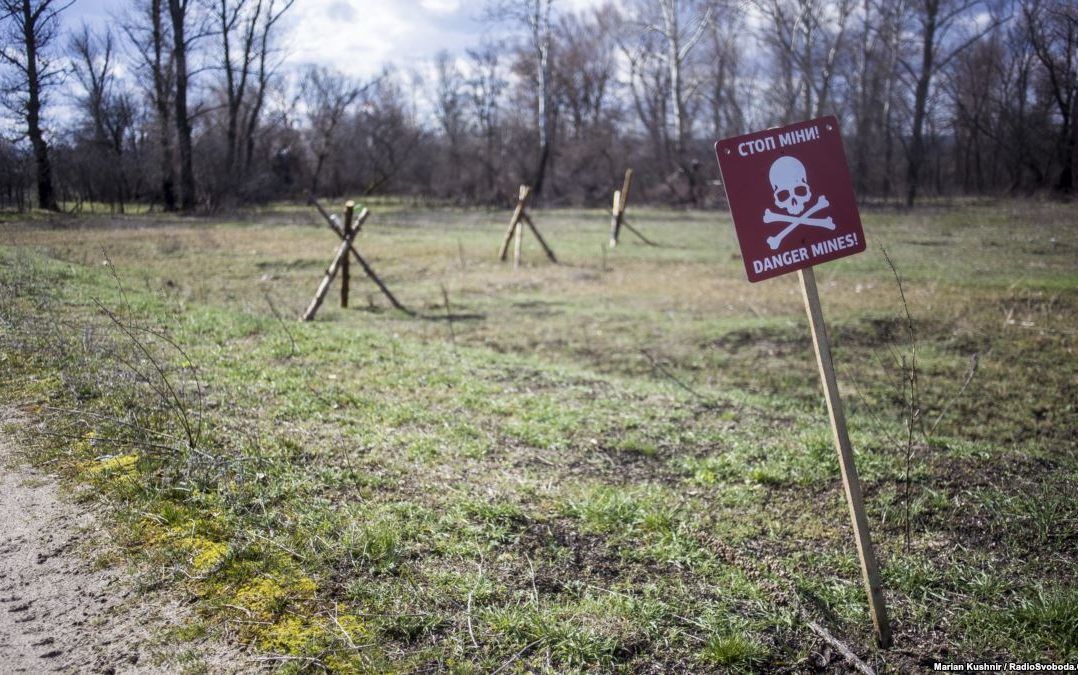 Тіла двох мирних мешканців, які підрвалися на Луганщині, четвертий день залишаються на мінних полях
